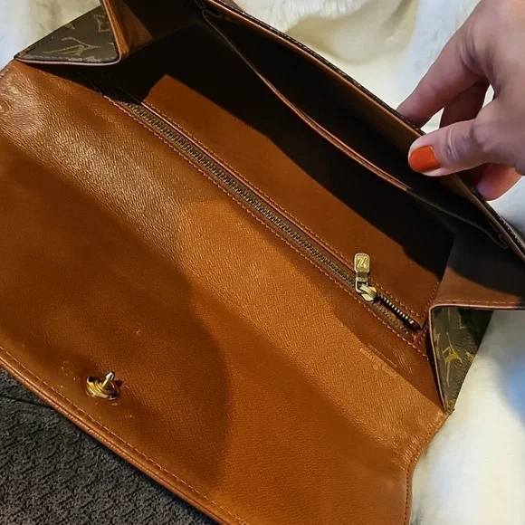 Louis Vuitton Dame Pochette GM